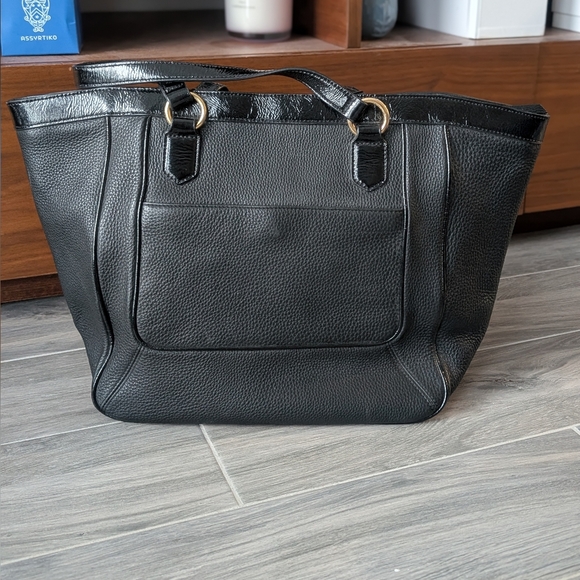 🎉HOST PICK🎉 Isaac Mirazhi Live Gold Hardware Leather Tote Bag with Tassel - Picture 2 of 5